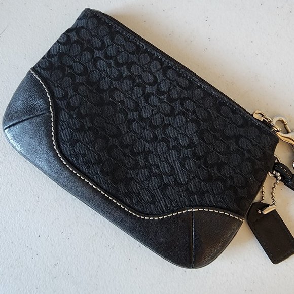 Coach Coin/Wristlet "EUC" - Picture 4 of 11